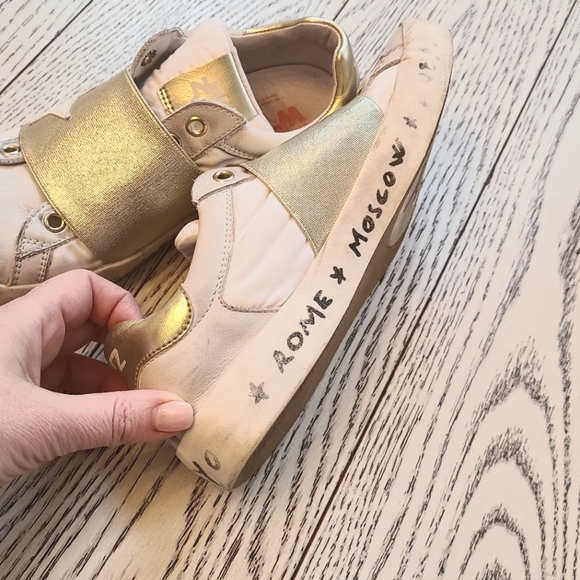 W6yz "worn out" style sneakers, size 6 - Picture 6 of 16